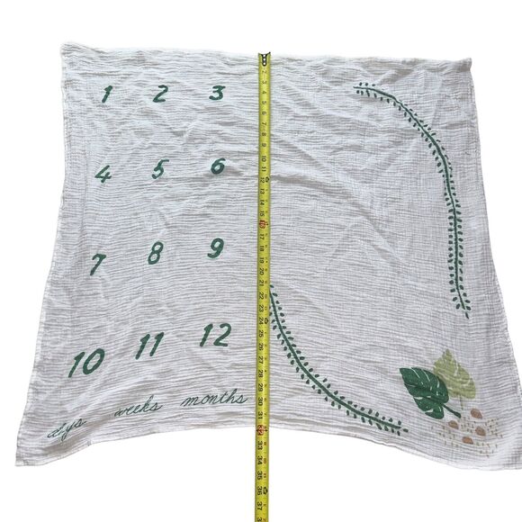 CR Gibson Baby Monthly Milestone Blanket Muslin 100% Cotton - Picture 10 of 13